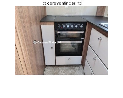 Bailey Unicorn Seville Series 4 2018 (Private) image 4