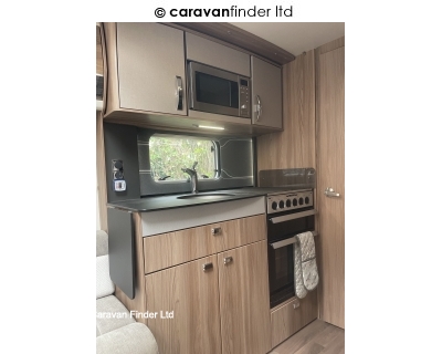 Swift Conqueror 560 2018 (Private) image 7